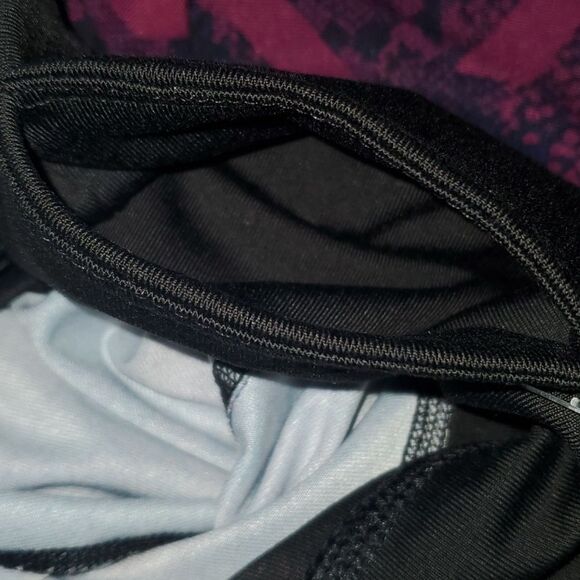 Danskin NOW pants women's size small ( size 4 - 6 ) black burgundy legging - Picture 11 of 11